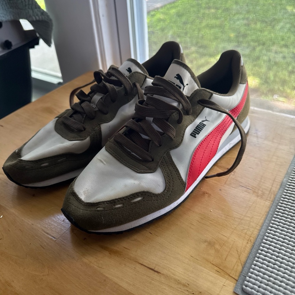 Vintage Puma White and Red Sneakers with Retro Design